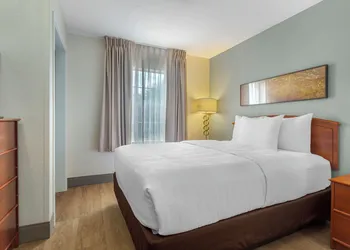MainStay Suites Tampa Moffitt-USF hotel thumbnail 5