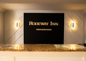 Rodeway Inn Near Ybor City - Casino hotel thumbnail 2