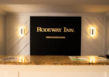 Rodeway Inn Near Ybor City - Casino hotel thumbnail 2