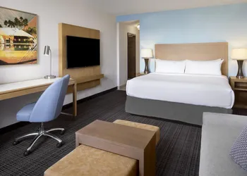 Embassy Suites by Hilton Tampa Airport Westshore hotel thumbnail 8