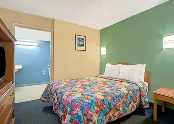 Rodeway Inn Fairgrounds - Casino hotel thumbnail 7