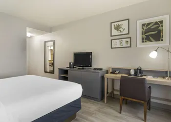 Country Inn & Suites by Radisson, Tampa Airport North, FL hotel thumbnail 6