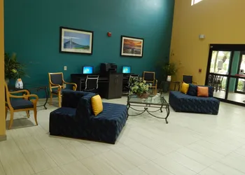 Comfort Suites Tampa - Brandon hotel thumbnail 2