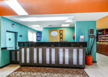Comfort Suites Tampa - Brandon hotel thumbnail 3