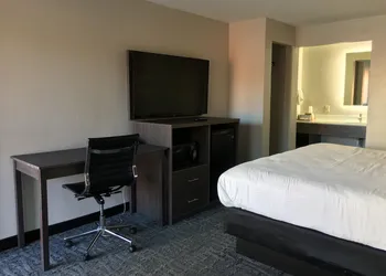 Days Inn & Suites by Wyndham Charleston Airport West hotel thumbnail 7