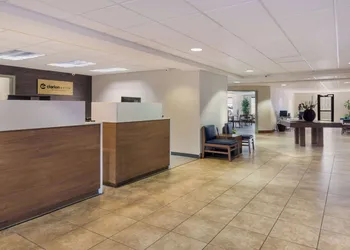 Clarion Pointe Charleston - West Ashley hotel thumbnail 3