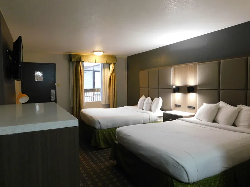 Days Inn & Suites by Wyndham Downtown Gatlinburg Parkway hotel detail image 6
