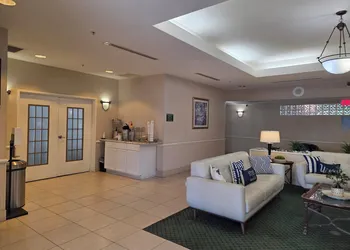 La Quinta Inn and Suites Fort Myers I-75 hotel thumbnail 3