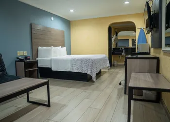 Americas Best Value Inn Ft. Myers hotel thumbnail 8