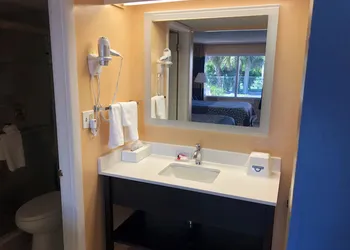 Days Inn by Wyndham Fort Myers Springs Resort hotel thumbnail 5