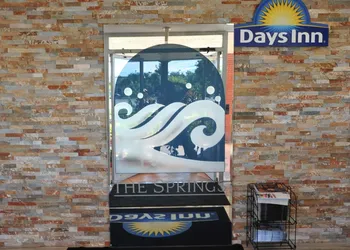 Days Inn by Wyndham Fort Myers Springs Resort hotel thumbnail 2