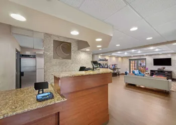 Comfort Inn Fort Myers Northeast hotel thumbnail 3