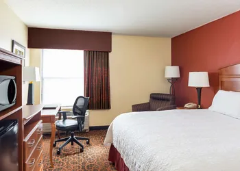 Hampton Inn Minneapolis/Burnsville hotel thumbnail 6
