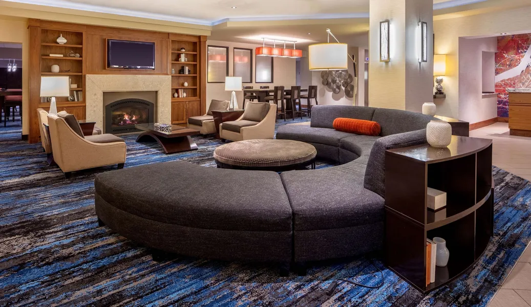 DoubleTree Suites by Hilton Minneapolis Downtown hotel detail image 2