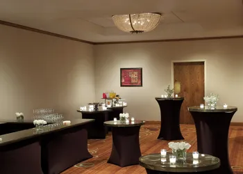 Sheraton Minneapolis West Hotel hotel thumbnail 4