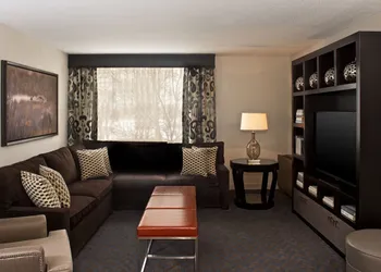 Sheraton Minneapolis West Hotel hotel thumbnail 7