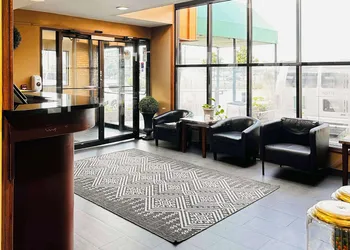Quality Inn St. Paul-Minneapolis-Midway hotel thumbnail 4