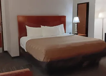 Quality Inn St. Paul-Minneapolis-Midway hotel thumbnail 6