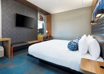 Aloft Minneapolis hotel thumbnail 6