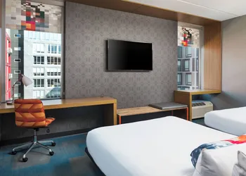 Aloft Minneapolis hotel thumbnail 7