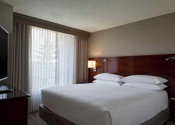 DoubleTree by Hilton Minneapolis Airport, MN hotel thumbnail 6