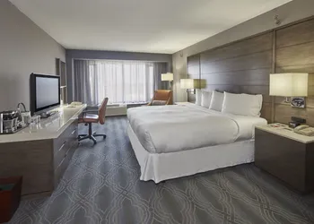Doubletree by Hilton Bloomington - Minneapolis South hotel thumbnail 8