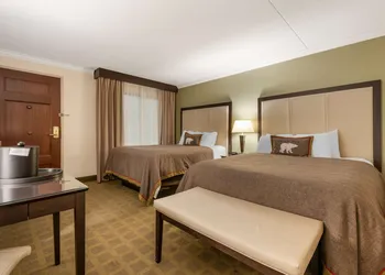Best Western Plus White Bear Country Inn hotel thumbnail 5