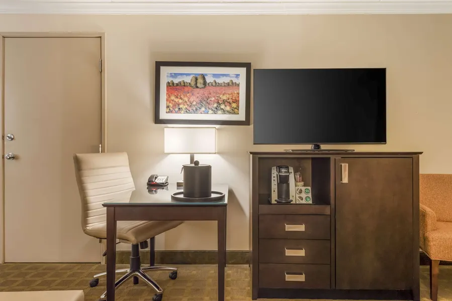 Best Western Plus White Bear Country Inn hotel detail image 6