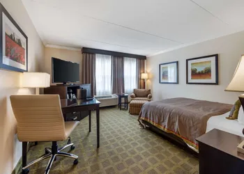 Best Western Plus White Bear Country Inn hotel thumbnail 7