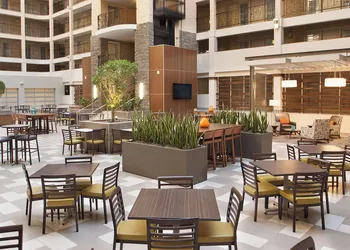 Embassy Suites by Hilton Minneapolis Bloomington Edina hotel thumbnail 3