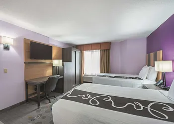 La Quinta Inn & Suites by Wyndham Minneapolis Northwest hotel thumbnail 5