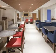 Holiday Inn Express Roseville-St. Paul by IHG hotel detail image 3