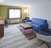 Holiday Inn Express Roseville-St. Paul by IHG hotel detail image 5
