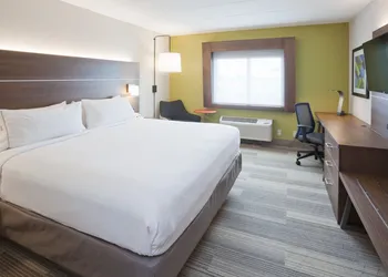 Holiday Inn Express Roseville-St. Paul by IHG hotel thumbnail 7