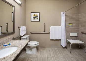 Holiday Inn Express Hotel & Suites Minneapolis-Minnetonka by IHG hotel thumbnail 3