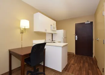 Suburban Studios Minneapolis Brooklyn Center hotel thumbnail 6