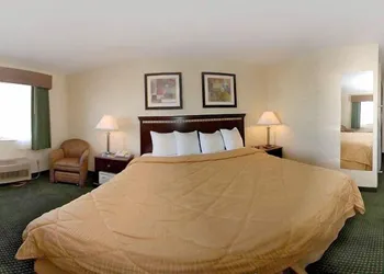 Quality Inn near Northtown Mall & National Sports Center hotel thumbnail 4