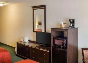 Quality Inn near Northtown Mall & National Sports Center hotel thumbnail 7