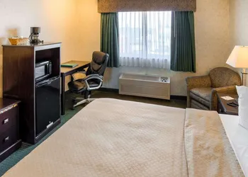 Quality Inn near Northtown Mall & National Sports Center hotel thumbnail 8
