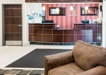 Quality Inn Brooklyn Center hotel thumbnail 4