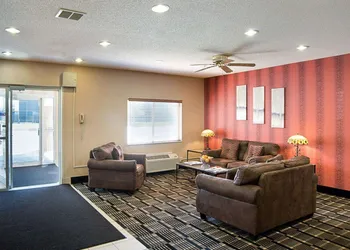 Quality Inn Brooklyn Center hotel thumbnail 6