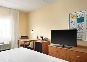 Fairfield Inn & Suites by Marriott Minneapolis Bloomington/Mall of America hotel thumbnail 5
