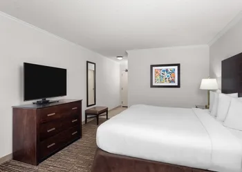 Wyndham Minneapolis South/Burnsville hotel thumbnail 7