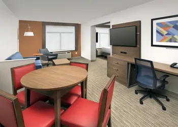 Holiday Inn Express & Suites Baltimore - BWI Airport North by IHG hotel thumbnail 4