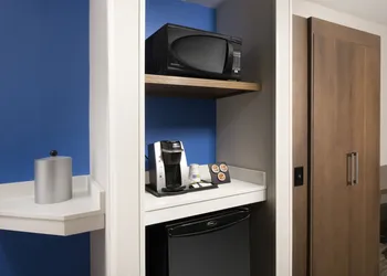 Holiday Inn Express & Suites Baltimore - BWI Airport North by IHG hotel thumbnail 6