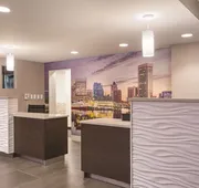 La Quinta Inn & Suites by Wyndham Baltimore BWI Airport hotel detail image 3