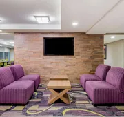 La Quinta Inn & Suites by Wyndham Baltimore BWI Airport hotel detail image 4