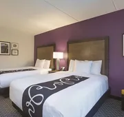 La Quinta Inn & Suites by Wyndham Baltimore BWI Airport hotel detail image 7