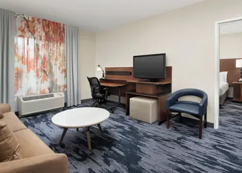 Fairfield Inn & Suites Baltimore BWI Airport hotel thumbnail 6