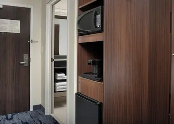 Fairfield Inn & Suites Baltimore BWI Airport hotel thumbnail 8